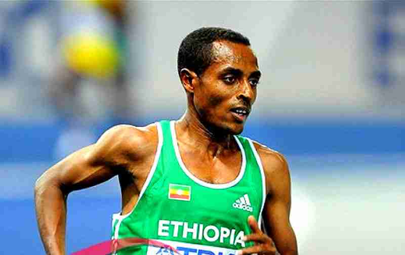 Watch Kenenisa Bekele Attack World Record in Dubai Marathon