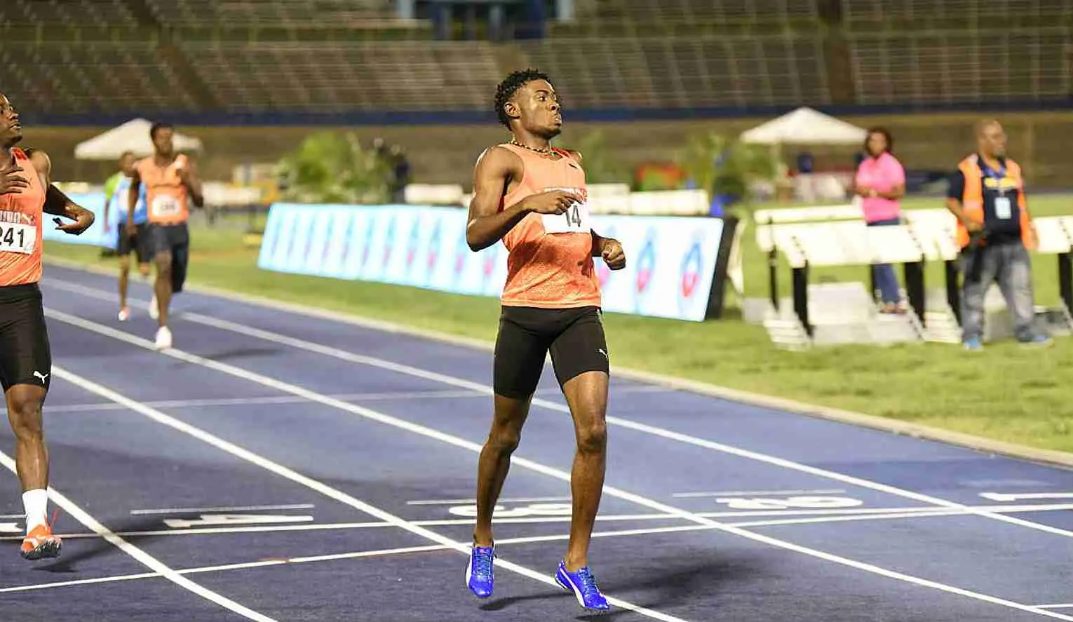 Extensamente monitor desnudo Taylor Sets Jamaican 300m Indoor Record With 32.80 At New Balance Indoor  Grand Prix | World-Track and Field