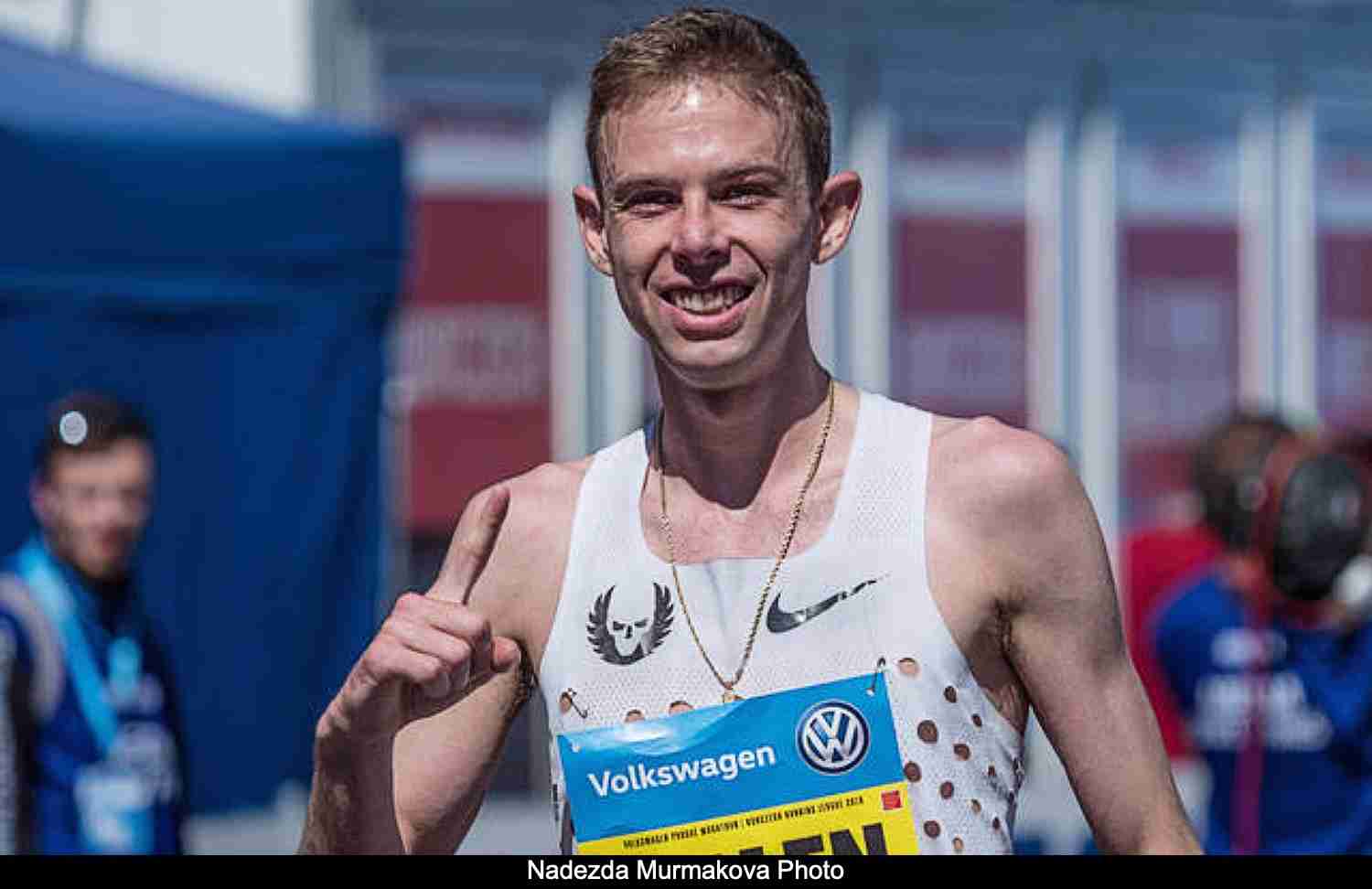 Galen-Rupp-at-the-Volkswagen-Prague-Marathon