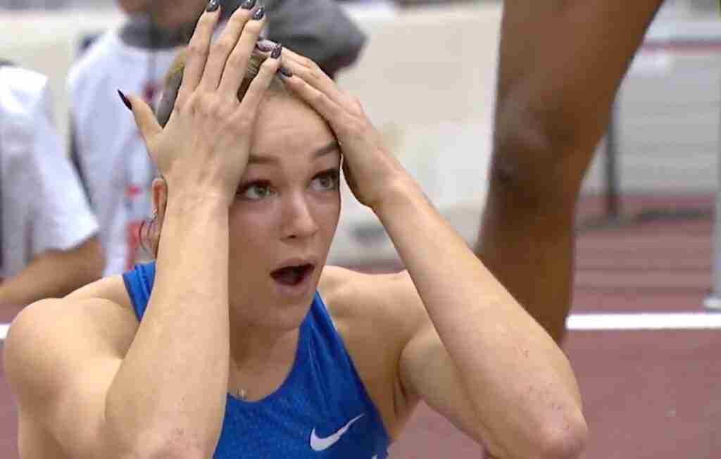 [Video] Abby Steiner shatters American indoor 200m record with 22.09