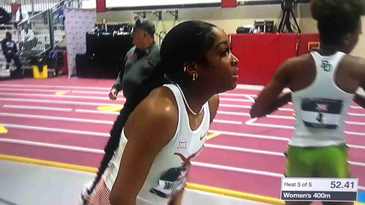 [Video] StaceyAnn Williams leads 400m qualifiers at 2022 Big 12 Indoor
