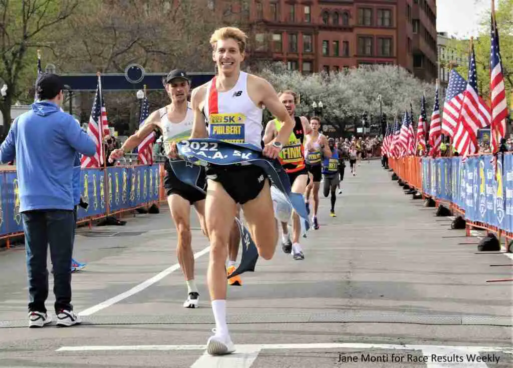 Philibert_Thibout_Tape_Break_BAA_5K_16-Apr-2022_Jane_Monti_With_Credit2022