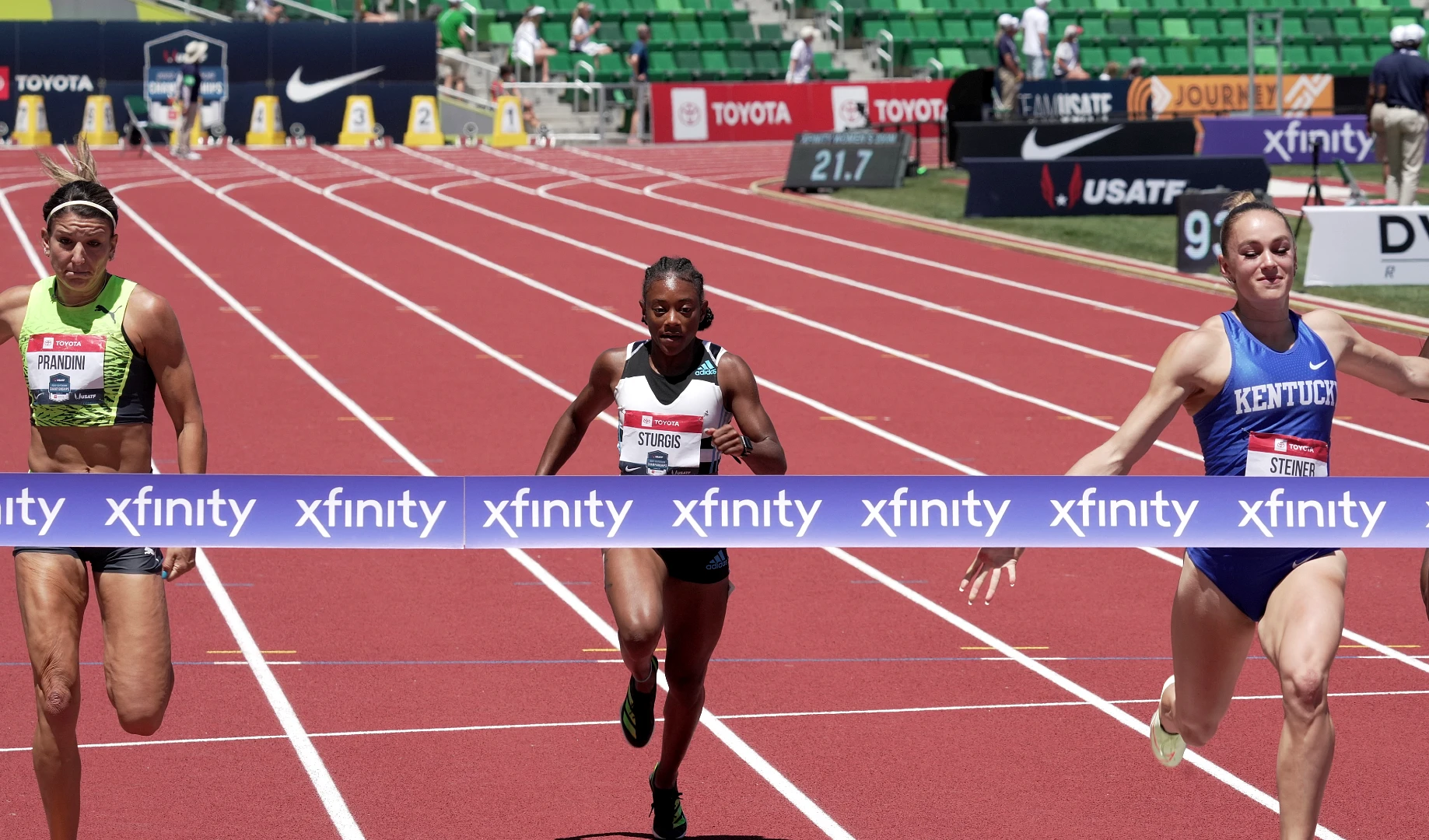 Abby Steiner runs 21.77 secs to win the 2022 USATF Championships 200m title