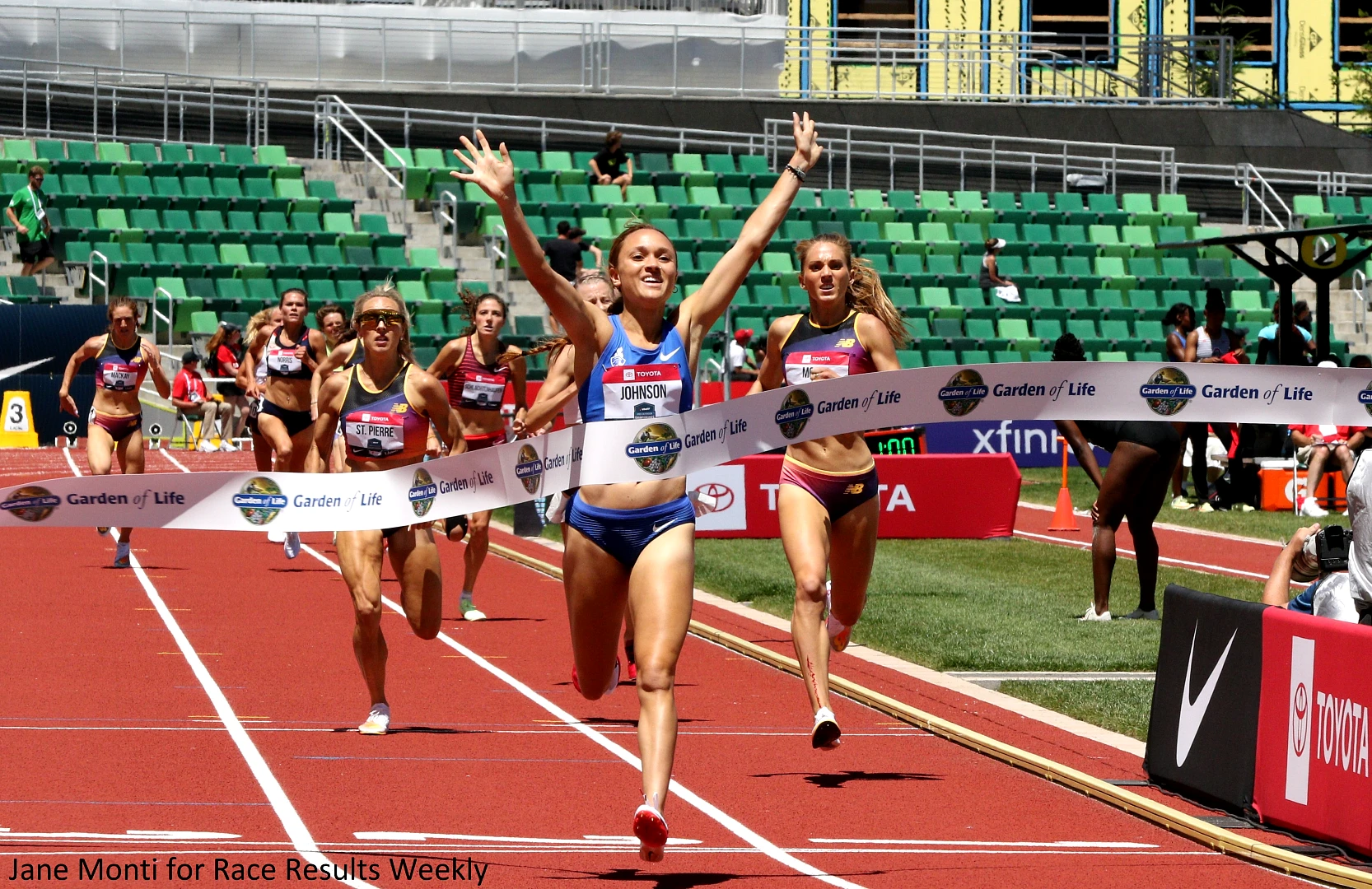 Sinclaire Johnson upsets Elle St. Pierre in 1500m at 2022 USA Championships