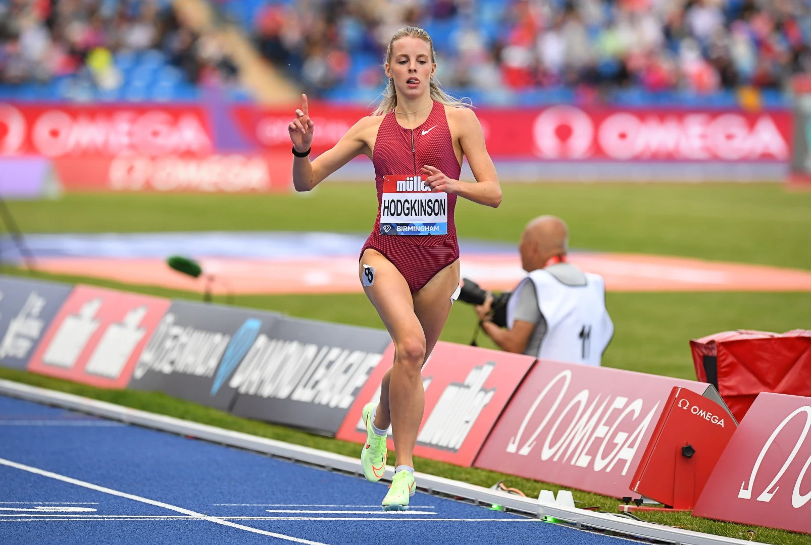 Keely Hodgkinson wins the 800m at the Birmingham Diamond League