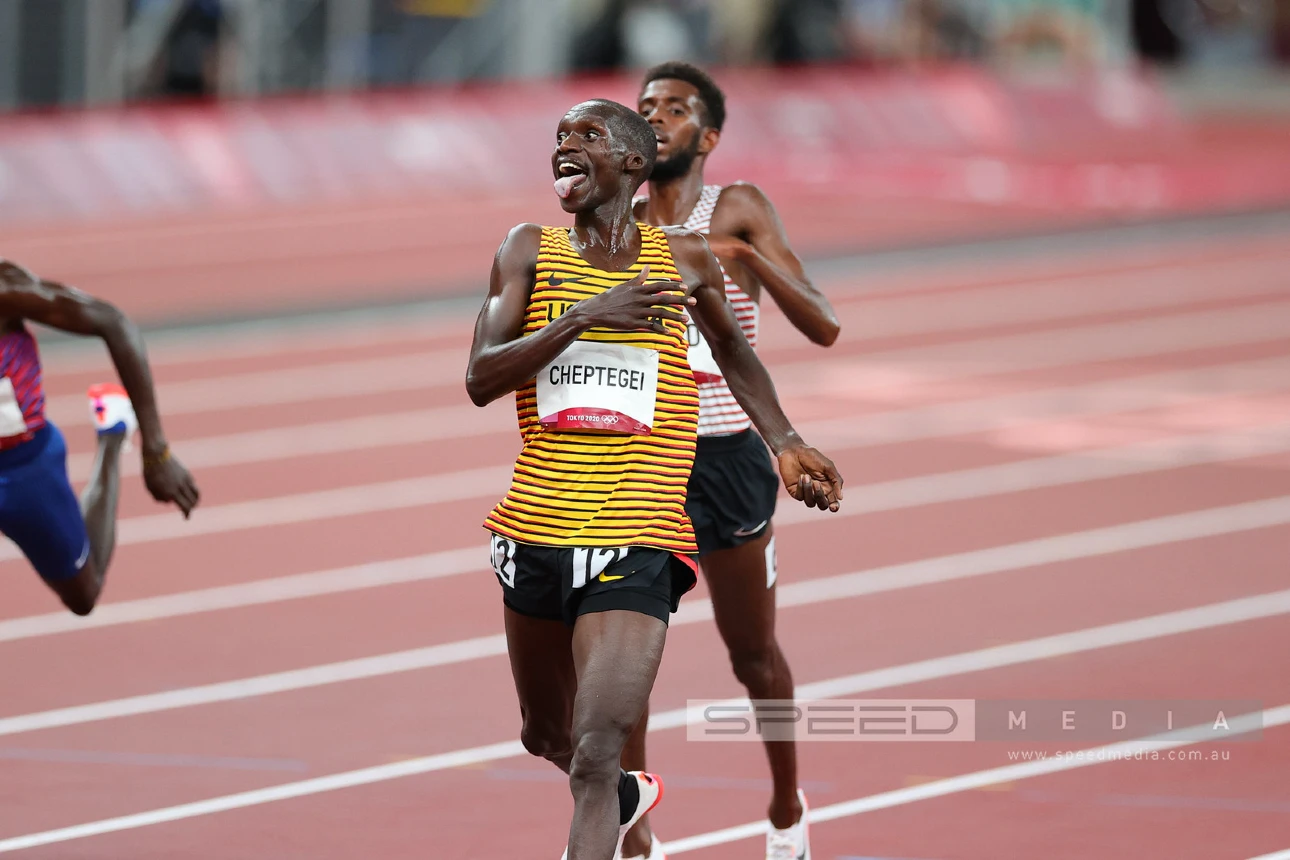 Joshua Cheptegei of Uganda wins the 5000m at the Tokyo Olympics 2021