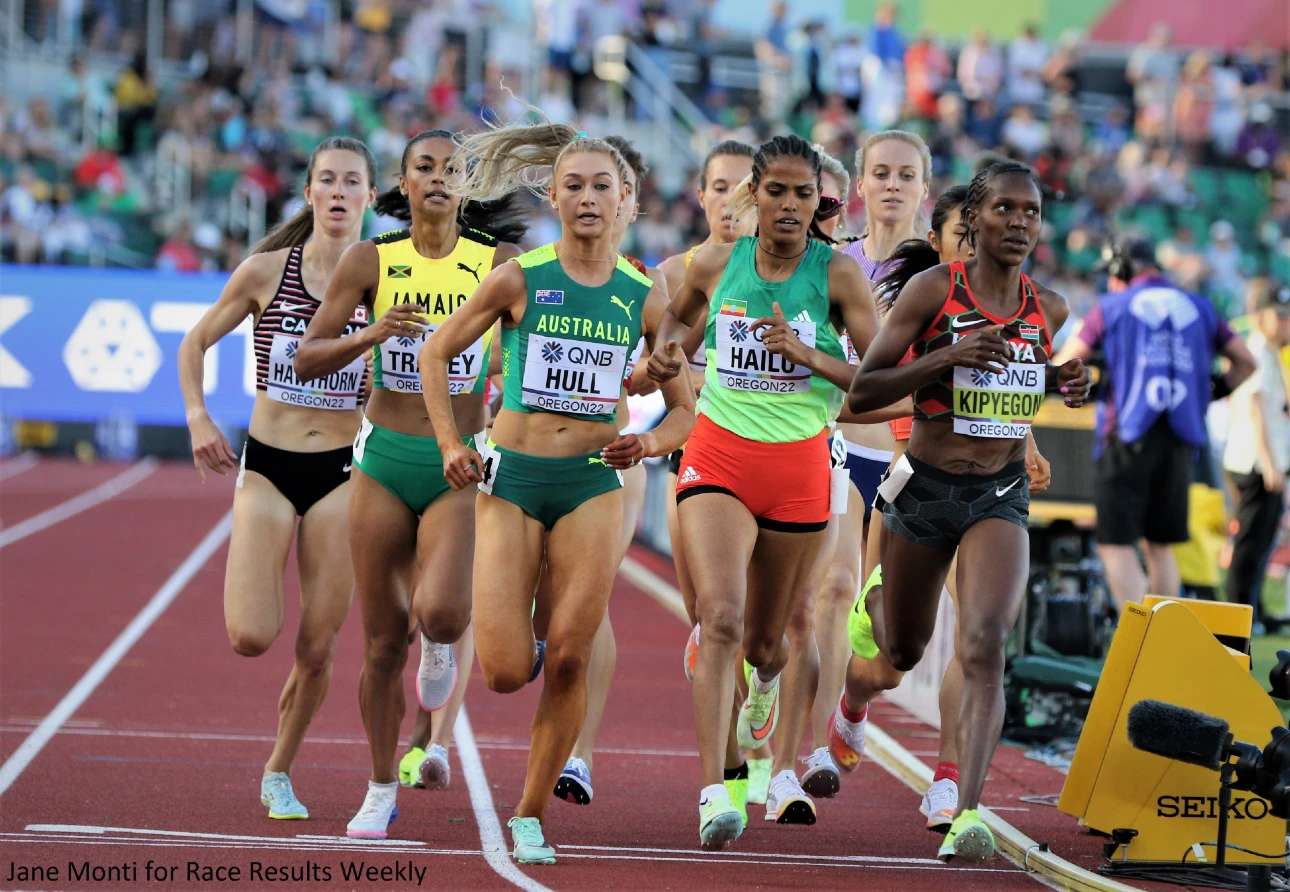 aith Kipyegon of Kenya 1500m heats at the 2022 World Athletics Championships 2022