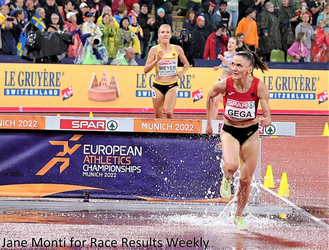 Women's 3000m Steeplechase - Final - World lead gives gold to