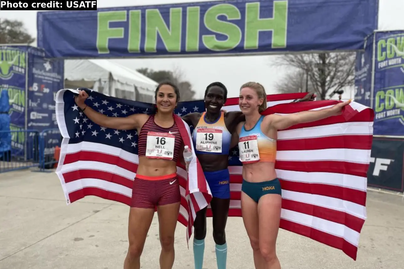 Aliphine Tuliamuk (C), Lauren Paquette (R) and Nell Rojas after the 2023 USA Half Marathon