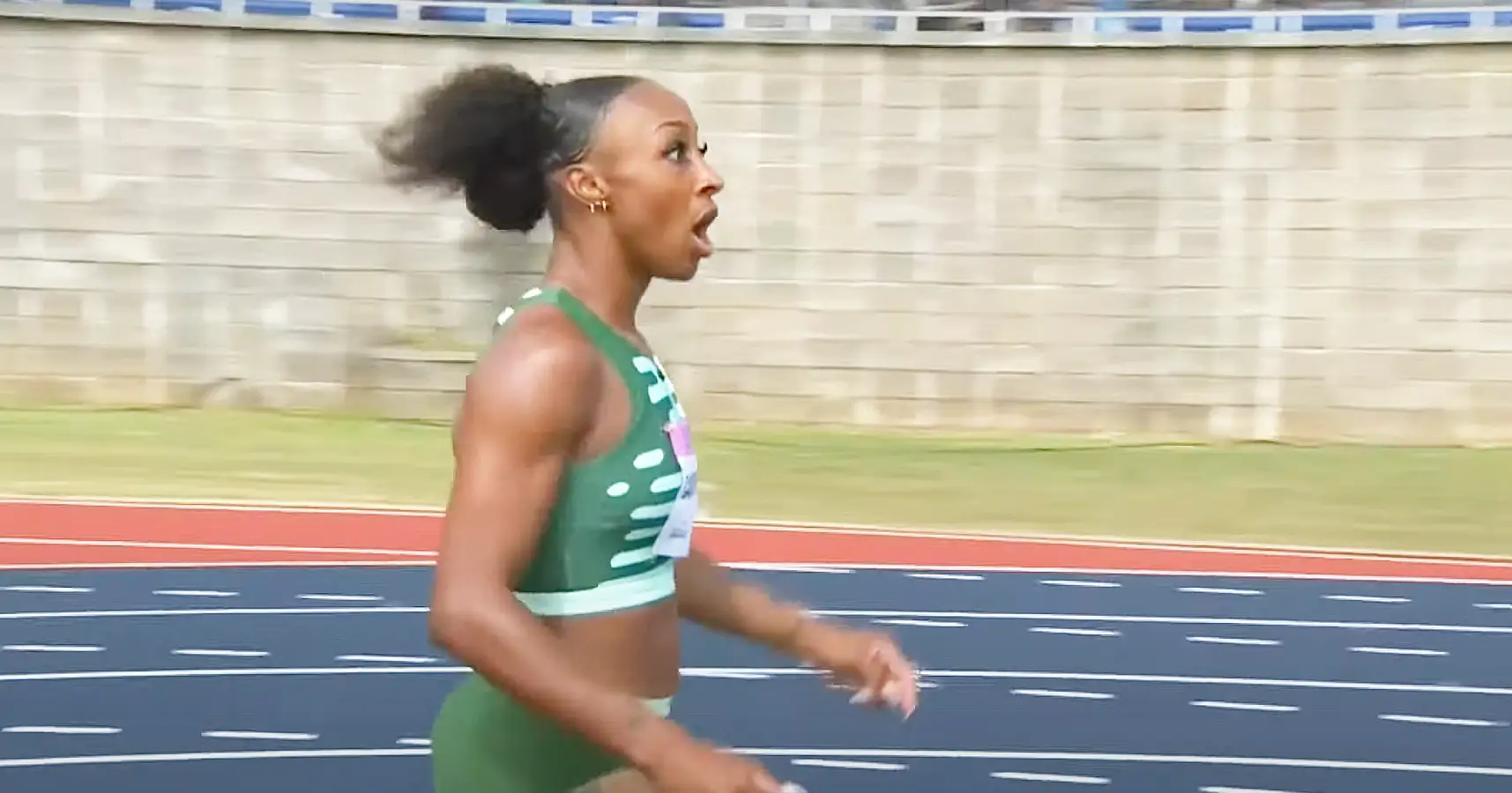 Watch Jasmine CamachoQuinn's 12.17w performance at USATF Bermuda Grand