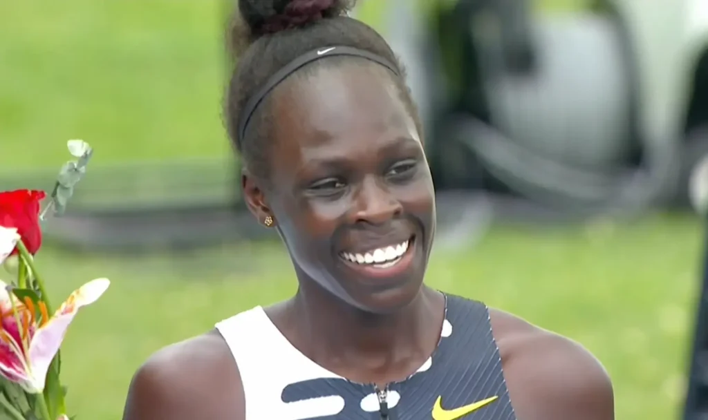 Athing Mu wins the 800m at 2023 USATF NYC Grand Prix