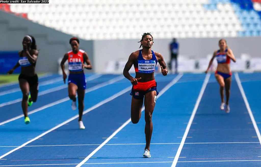 Marileidy Paulino in the CAC Games women's 400m heats