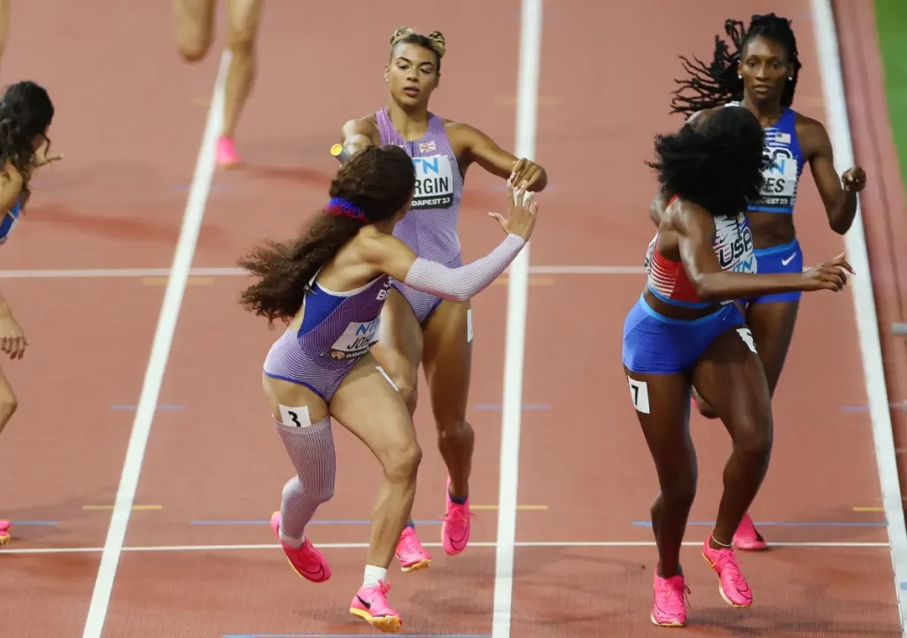 Great Britain and USA in the women's 4x400m relay semifinals at the 2023 World Athletics Championships