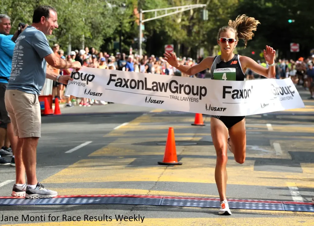 Emily Sisson wins the 2023 USATF 20 km Championships title