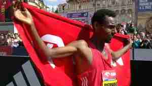 Lemi Berhanu Hayle wins the 2025 RunCzech Prague Marathon