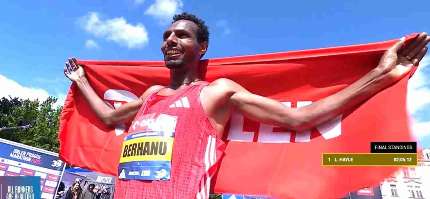 Lemi Berhanu Hayle after winning the 2025 ORLEN Prague Marathon 2025