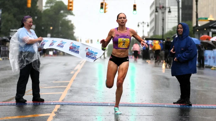 Molly Born winning the 2025 Delightful Run for Women 5-K