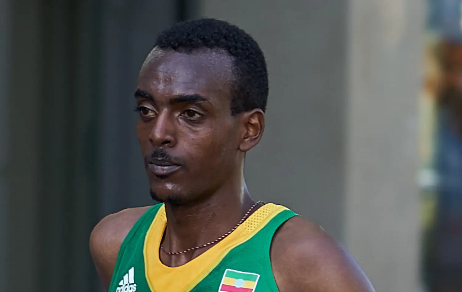 Tamirat Tola of Ethiopia in action